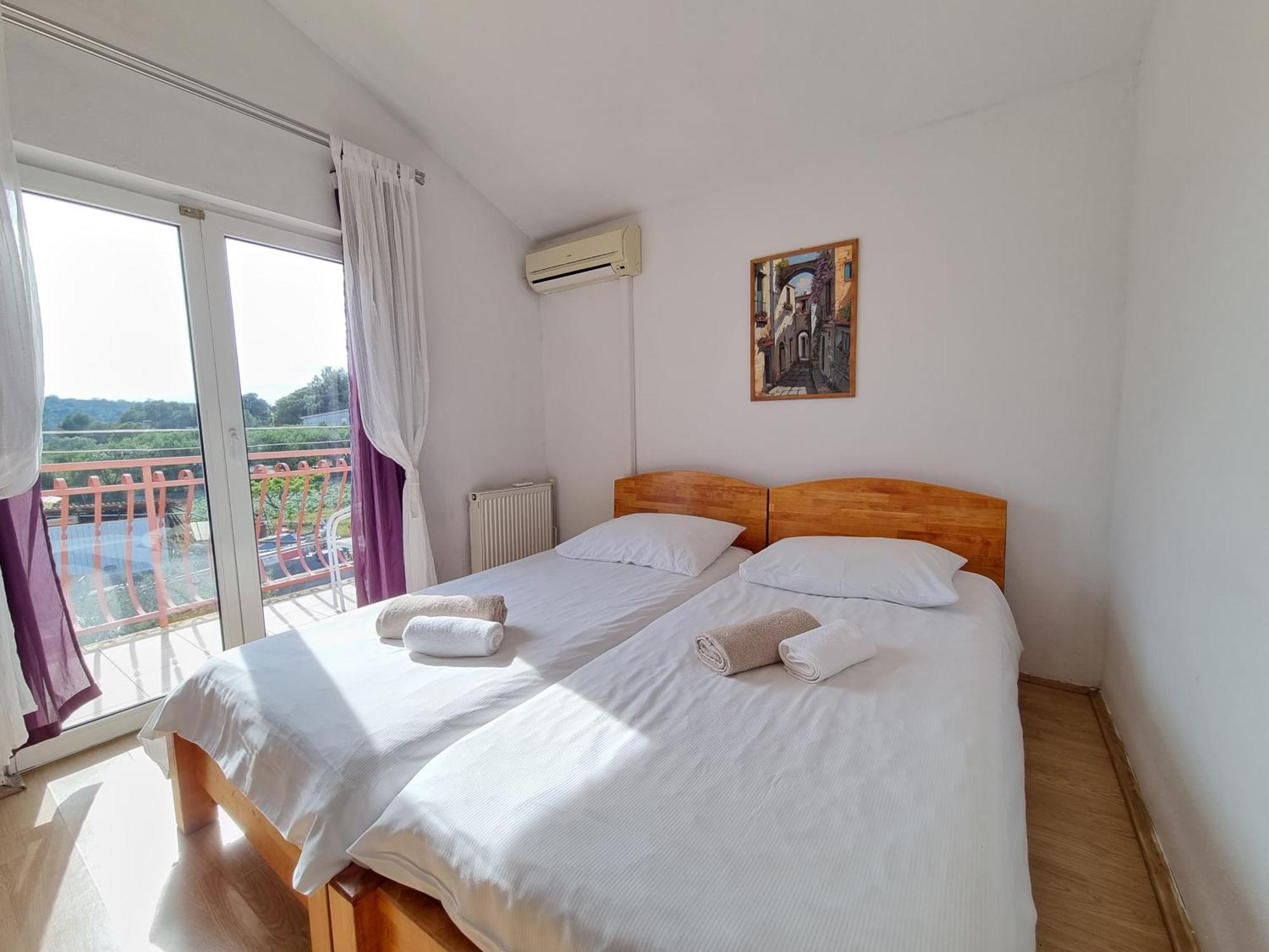 Rooms Slavica Okrug Gornji Bilik gambar