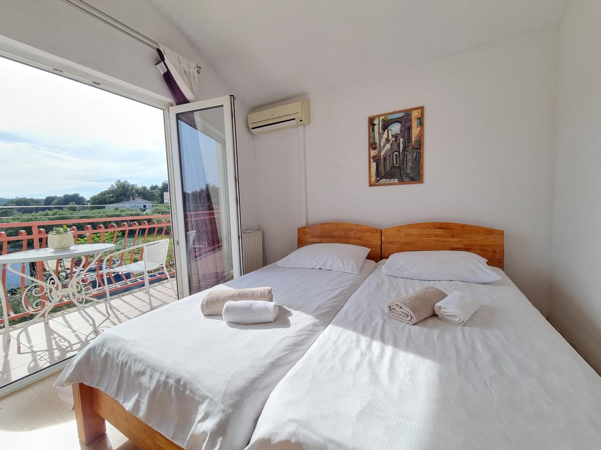 Rooms Slavica Okrug Gornji Bilik gambar